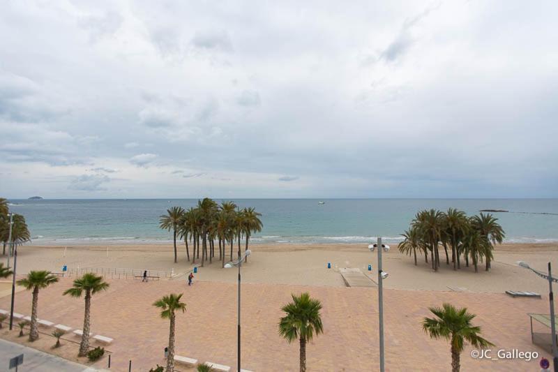 Apartamento en primera linea de playa de Villajoyosa  Exterior foto
